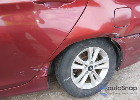 2013 Hyundai Sonata Gls z USA, uszkodzony, nr VIN 5NPEB4AC7DH749905